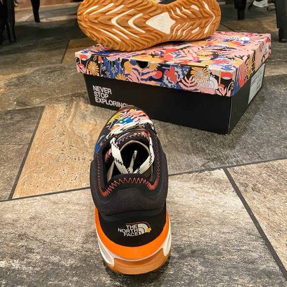 Women’s Vective Escape hiking trail shoes by The North Face size 7.5 - Picture 5 of 8